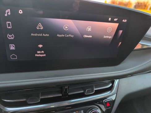 Used 2025 Buick Envista Sport Touring image 19