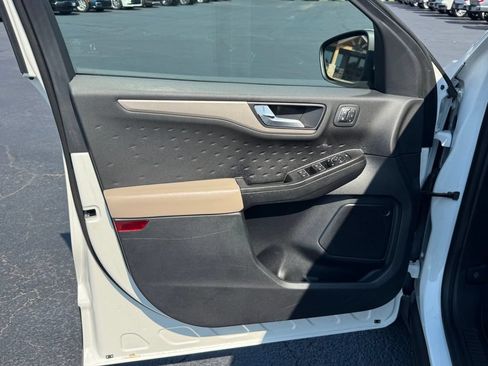 Used 2020 Ford Escape SEL FWD image 10