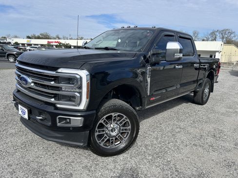 Used 2024 Ford F250 Limited w/ FX4 Off-Road Package image 3
