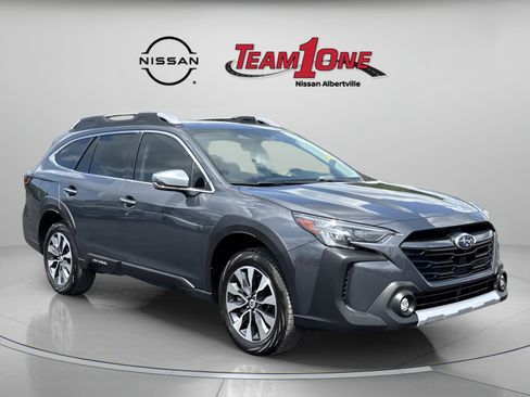 Used 2023 Subaru Outback Touring XT AWD/4WD image 1