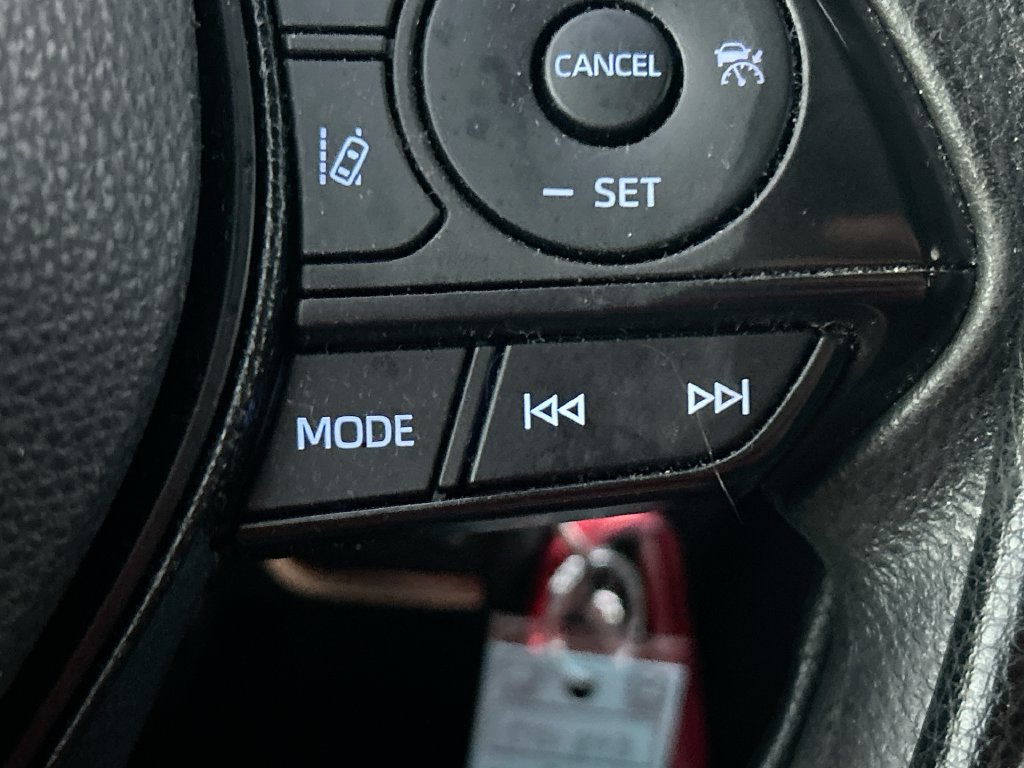 Used 2021 Toyota RAV4 LE FWD image 16