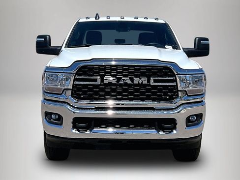 Used 2024 RAM 2500 Big Horn AWD/4WD image 2