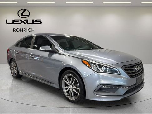 Used 2017 Hyundai Sonata Sport 2.0T w/ Cargo Package image 4