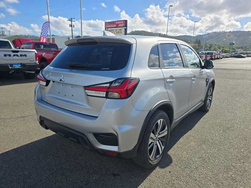 Used 2024 Mitsubishi Outlander Sport ES AWD/4WD image 3