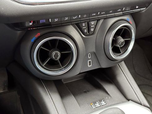 Certified 2025 Chevrolet Blazer LT w/ Convenience Package image 24