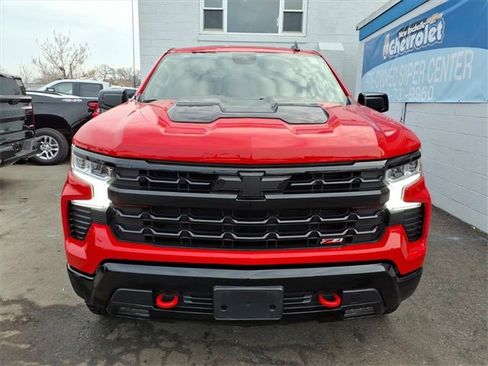 Used 2024 Chevrolet Silverado 1500 LT Trail Boss w/ Convenience Package II image 2