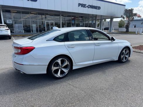 Used 2020 Honda Accord Touring image 3