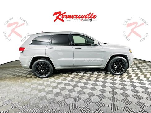 Used 2019 Jeep Grand Cherokee Altitude image 8