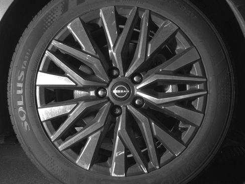 Used 2025 Nissan Altima 2.5 SV image 13