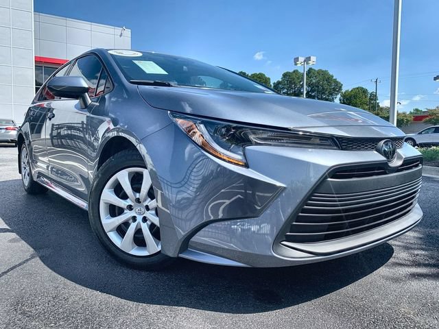 Used 2025 Toyota Corolla LE FWD image 2