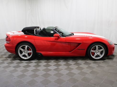 Used 2004 Dodge Viper SRT-10 image 22