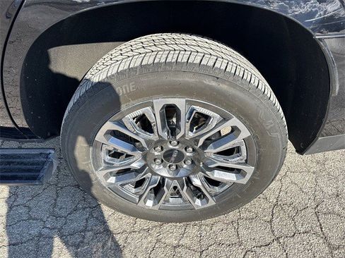 Used 2023 GMC Yukon Denali Ultimate image 37