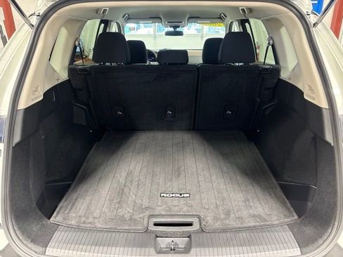 Used 2023 Nissan Rogue S AWD/4WD image 19
