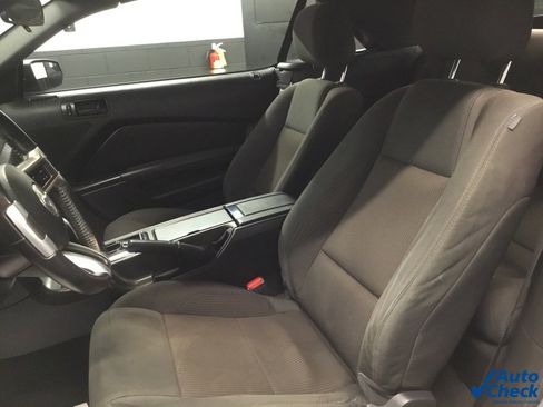 Used 2014 Ford Mustang Convertible image 33