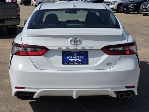 Used 2024 Toyota Camry SE FWD image 8