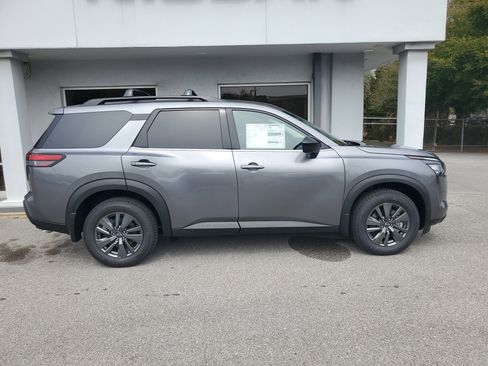 New 2026 Nissan Pathfinder SV image 2