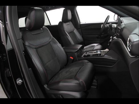 Used 2023 Ford Explorer ST w/ Equipment Group 401A AWD/4WD image 18