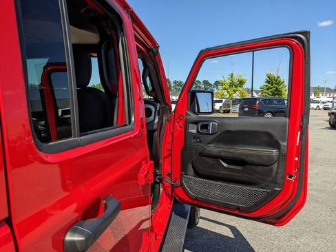 Certified 2025 Jeep Wrangler Unlimited Sahara AWD/4WD image 58