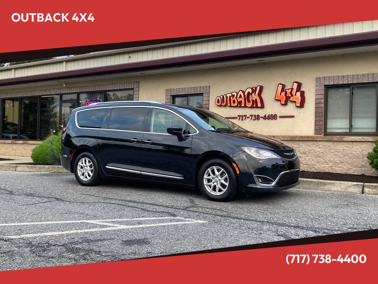 Used 2020 Chrysler Pacifica Touring-L FWD image 1