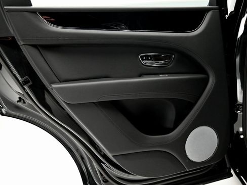 New 2025 Bentley Bentayga AWD/4WD image 23