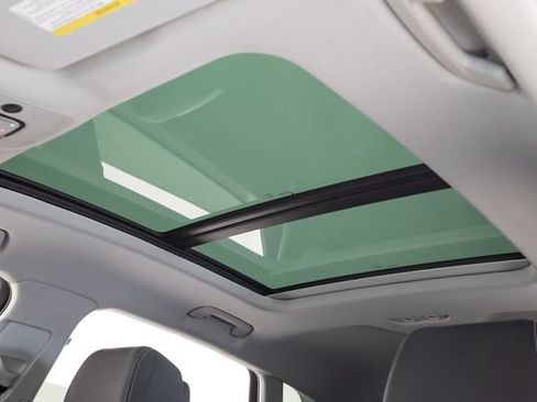 Used 2024 Audi Q8 e-tron Premium image 9