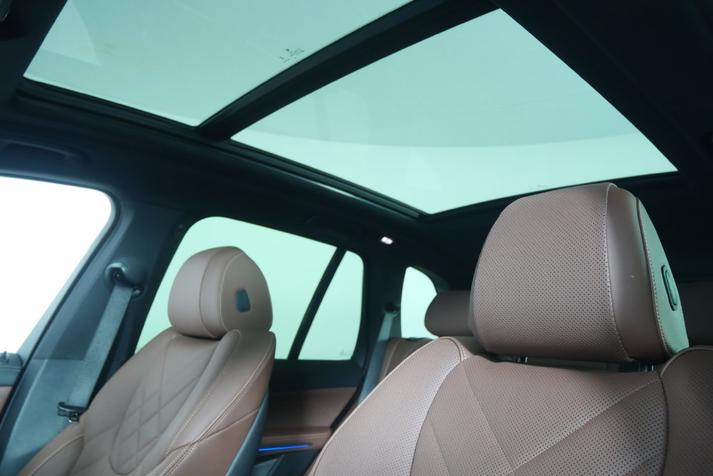 Certified 2025 BMW X5 sDrive40i w/ Premium Package RWD image 12