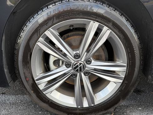 Used 2024 Volkswagen Jetta SE FWD image 9