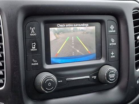 Used 2018 Jeep Compass Latitude AWD/4WD image 4