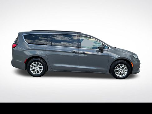 Used 2022 Chrysler Pacifica Touring-L FWD image 20