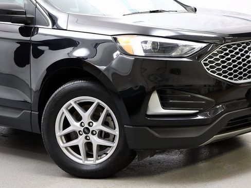 Used 2023 Ford Edge SEL image 3