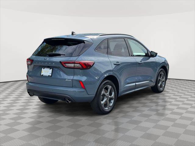 Used 2023 Ford Escape ST-Line w/ Tech Pack #1 AWD/4WD image 7