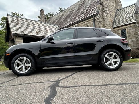 Used 2018 Porsche Macan AWD/4WD image 5