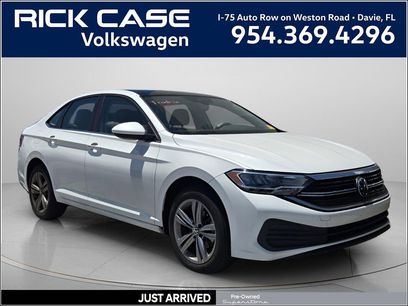 Used 2023 Volkswagen Jetta SE w/ Panoramic Sunroof Package
