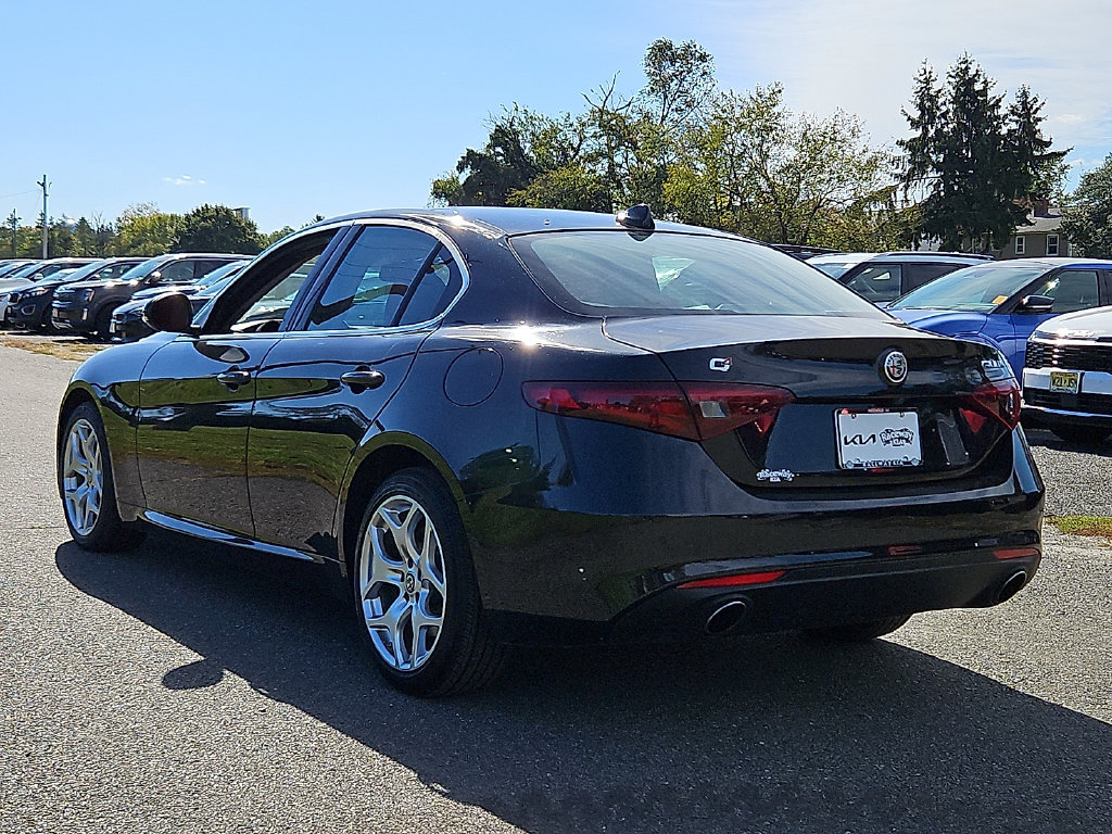 Used 2021 Alfa Romeo Giulia Ti w/ Active Assist 2 Package TI AWD/4WD image 5