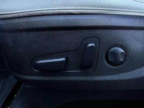 Used 2022 Kia Telluride EX w/ EX Premium Package image 11