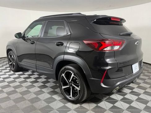 Used 2022 Chevrolet TrailBlazer RS w/ Sun and Liftgate Package FWD image 4