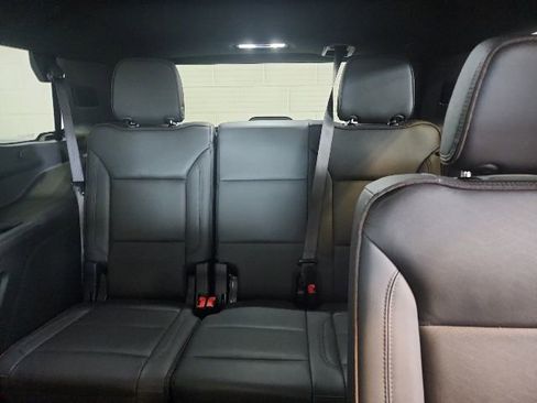 Used 2024 Chevrolet Tahoe High Country w/ Premium Package 2 AWD/4WD image 12