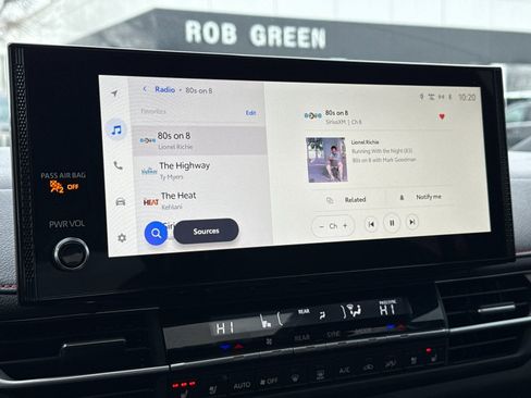 Used 2025 Toyota Sienna XSE w/ XSE Premium Package image 23