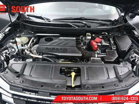 Used 2025 Nissan Rogue SV FWD image 31