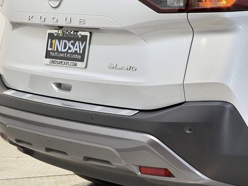Used 2023 Nissan Rogue SL w/ SL Premium Package image 7