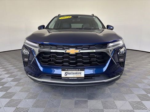 Used 2024 Chevrolet Trax LT w/ Driver Confidence Package FWD image 37