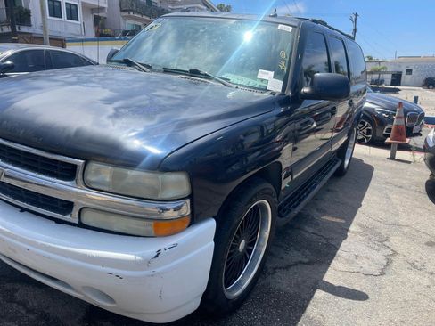 Used 2004 Chevrolet Suburban LT w/ Preferred Equipment Group image 3