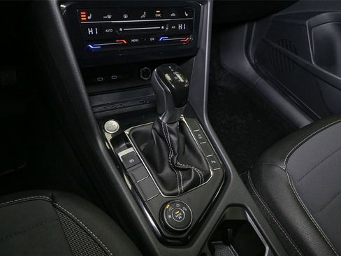 New 2025 Volkswagen Taos SE image 20