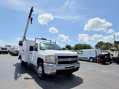 Used 2007 Chevrolet Silverado 3500 W/T image 4