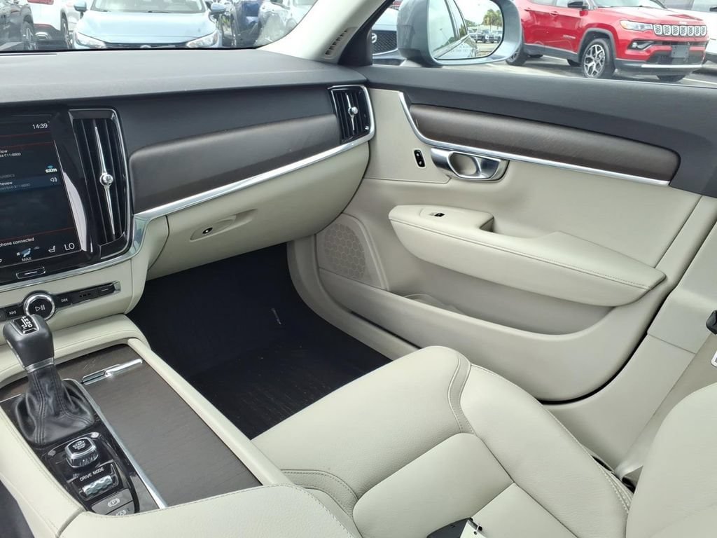 Used 2020 Volvo V90 T6 Cross Country AWD/4WD image 11