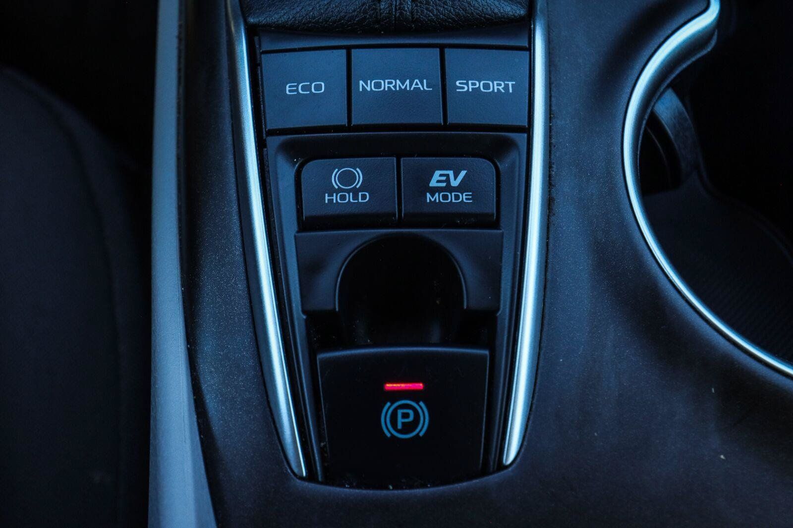Used 2022 Toyota Camry LE FWD image 11