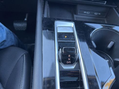 Used 2024 Volkswagen Atlas SE image 22