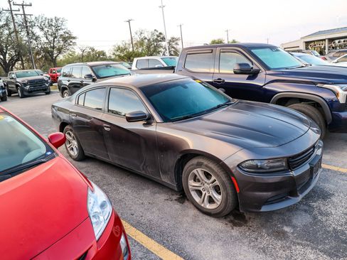 Used 2020 Dodge Charger SXT image 7