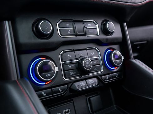 Used 2023 Chevrolet Tahoe RST w/ Luxury Package image 28