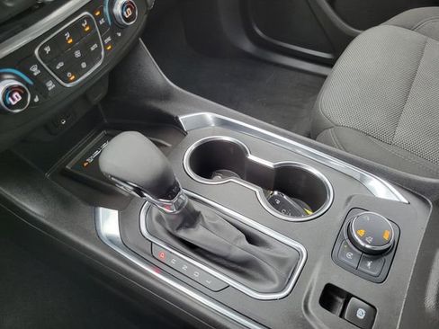 Used 2023 Chevrolet Traverse LT image 20